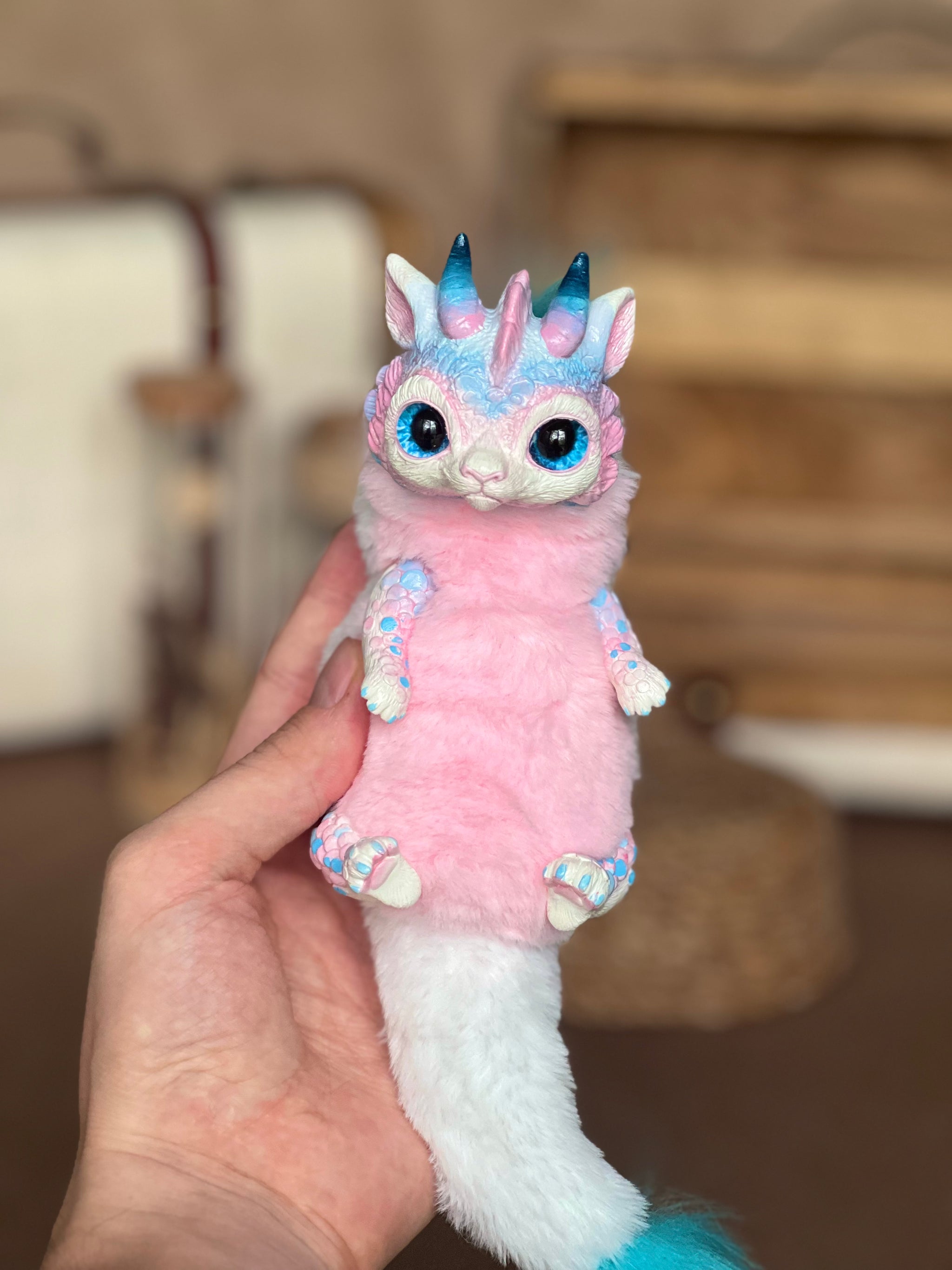 Oriental dragon – pink'n'blue gradient – Gift of Mercury