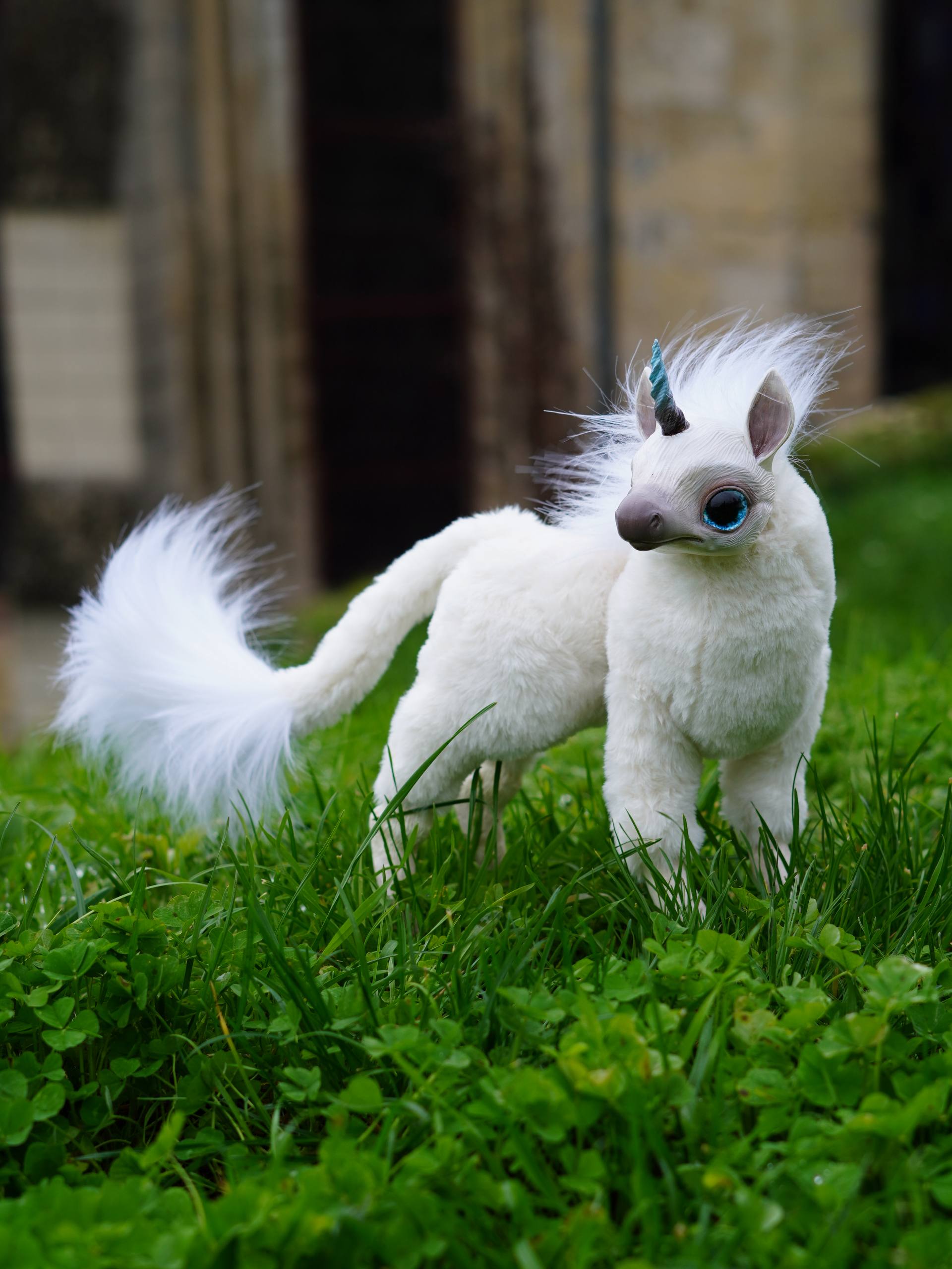 Short-horned unicorn — white – Gift of Mercury