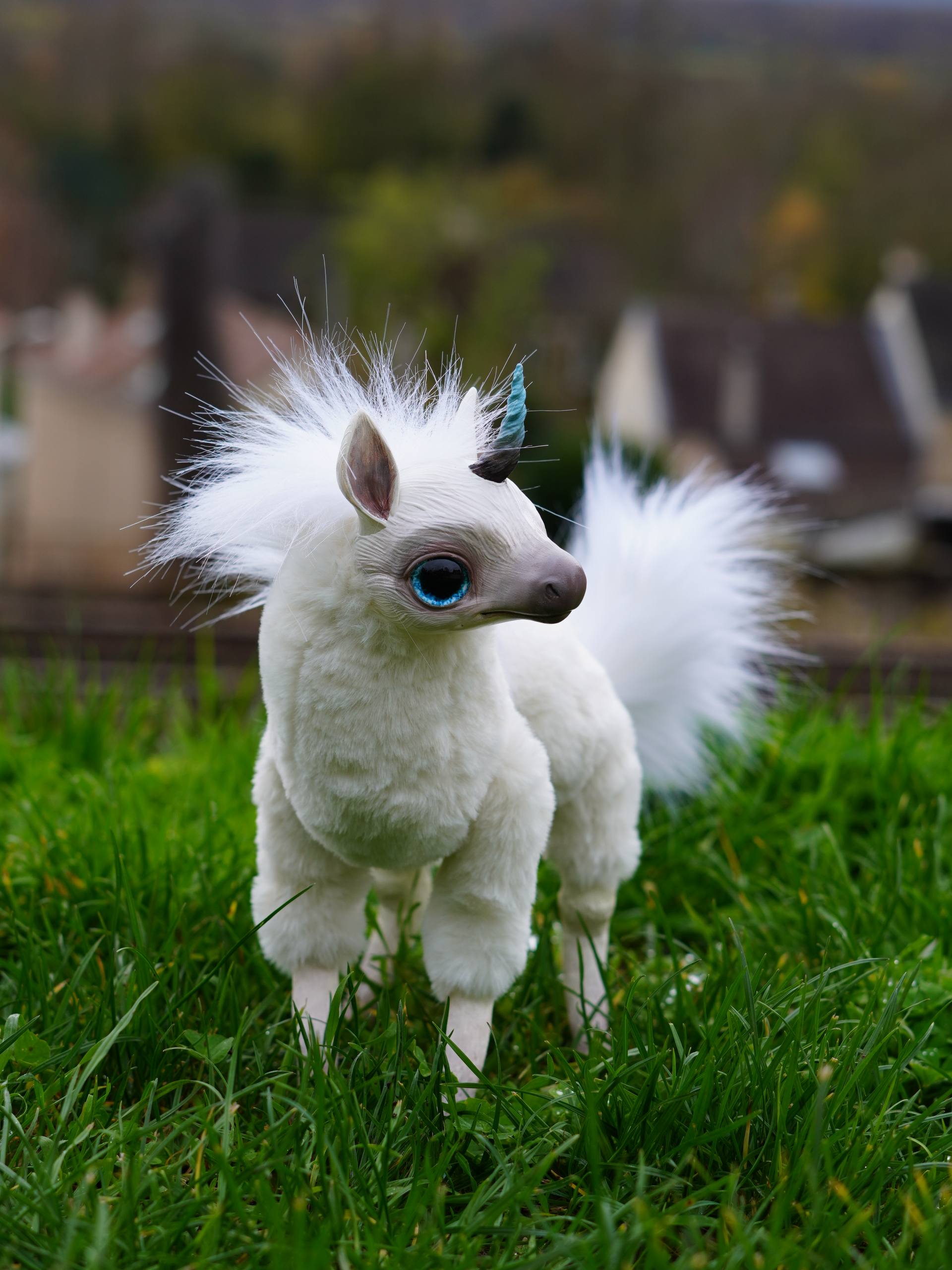 Short-horned unicorn — white – Gift of Mercury